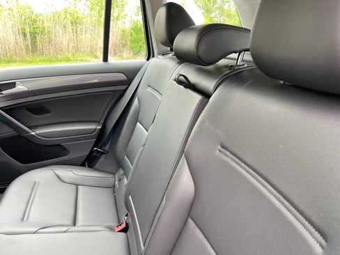 Used 2019 Volkswagen Golf Alltrack S AWD/4WD image 9