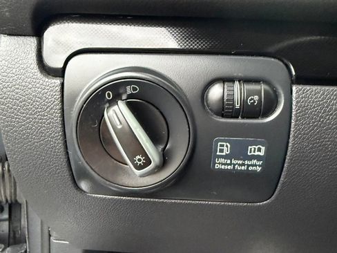 Used 2012 Volkswagen Jetta TDI FWD image 12