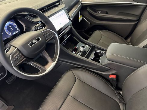 New 2026 Jeep Grand Cherokee L Limited AWD/4WD image 9