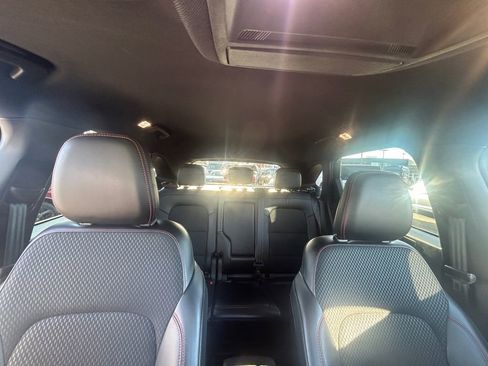 Used 2025 Ford Escape ST-Line image 27