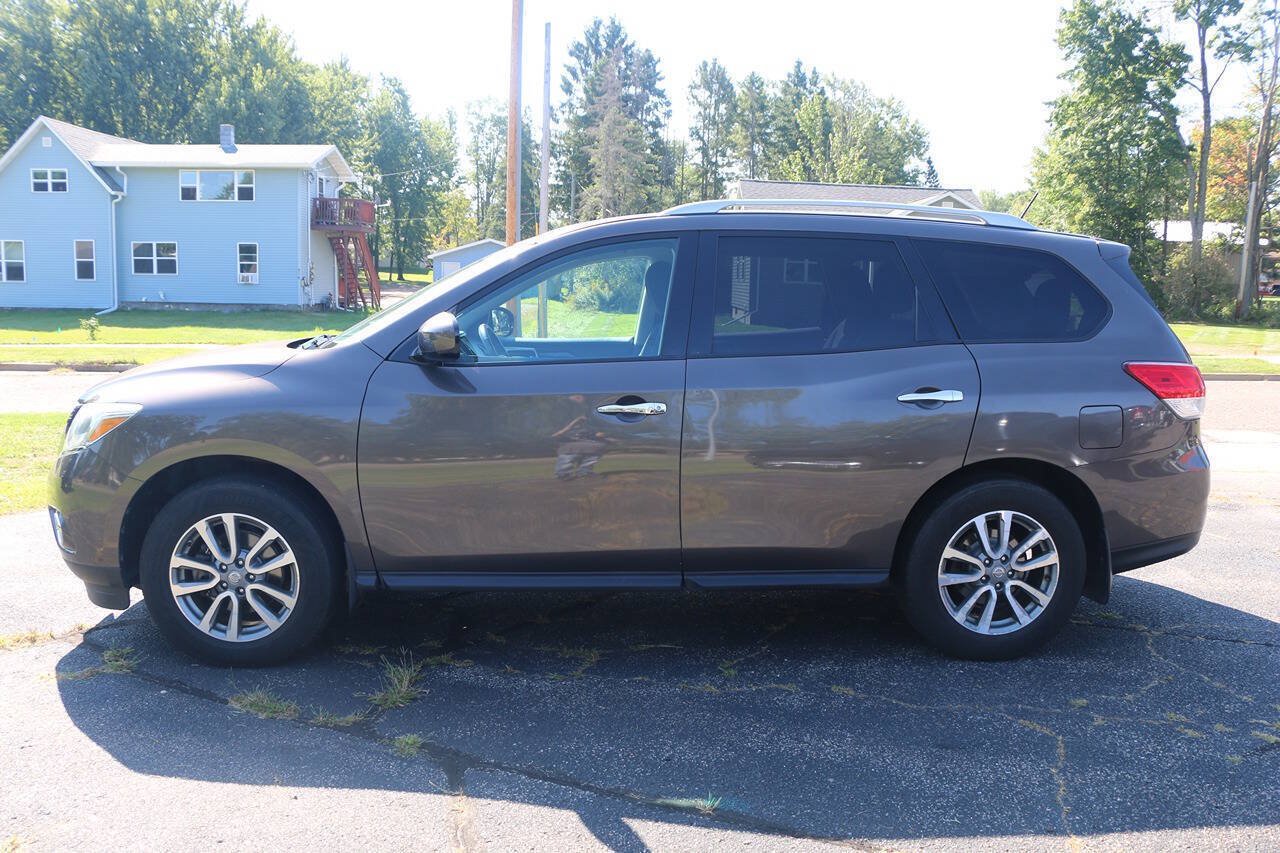 Used 2016 Nissan Pathfinder SV w/ Trailer Tow Package AWD/4WD image 9