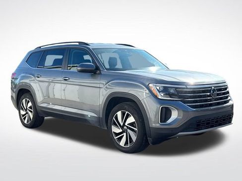 Used 2025 Volkswagen Atlas SE FWD image 6