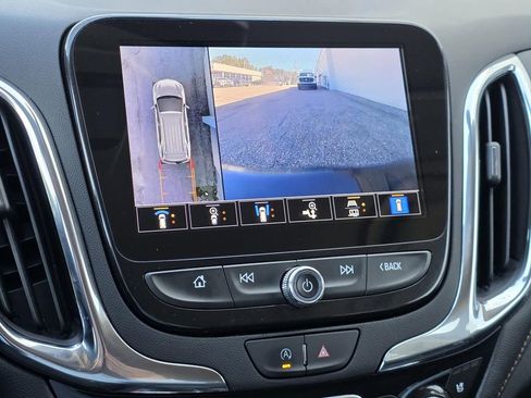 Used 2023 Chevrolet Equinox Premier image 17