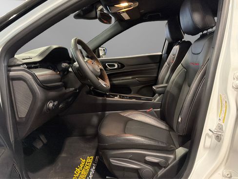 Used 2025 Jeep Compass Trailhawk AWD/4WD image 18