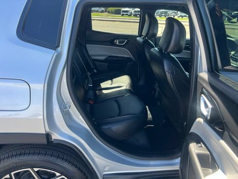 Used 2025 Jeep Compass Limited AWD/4WD image 40