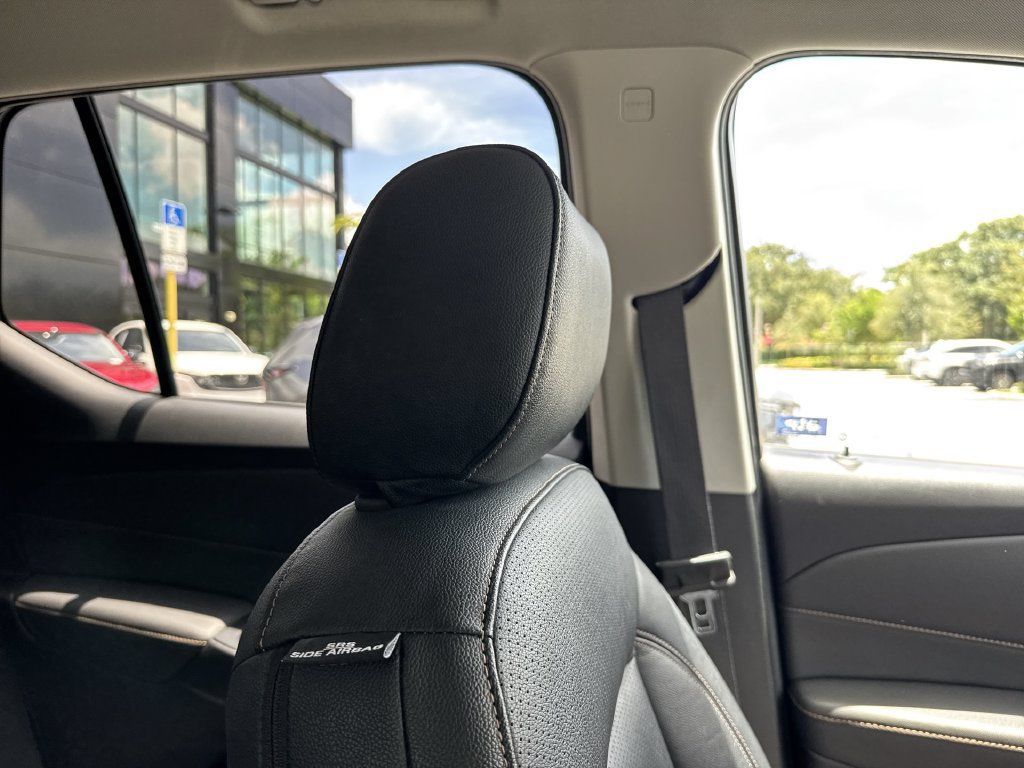 Used 2019 Chevrolet Traverse LT FWD image 20