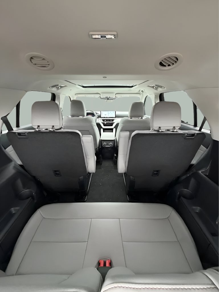 New 2026 Ford Explorer Active w/ Active Comfort Package AWD/4WD image 35