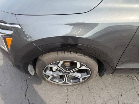 Used 2023 Kia Niro EX Touring FWD image 9