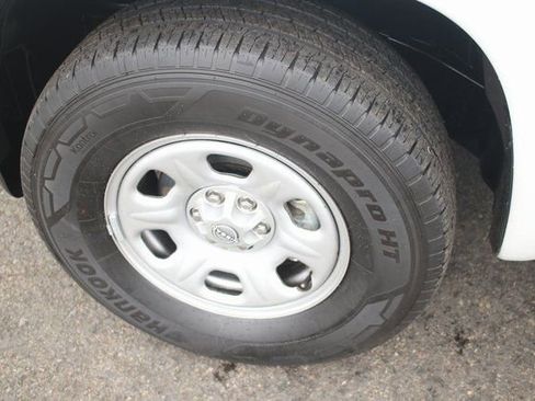 Used 2024 Nissan Frontier S w/ S Utility Package image 7