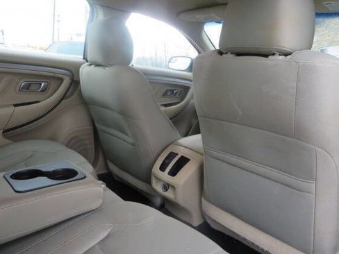 Used 2013 Ford Taurus SE image 39