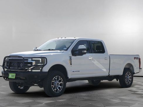 Used 2022 Ford F350 Lariat w/ Lariat Ultimate Package AWD/4WD image 8