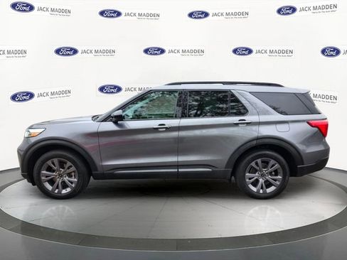 Certified 2022 Ford Explorer XLT w/ Equipment Group 202A AWD/4WD image 2