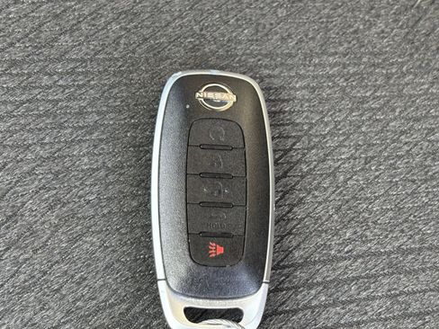 Used 2025 Nissan Rogue SV AWD/4WD image 27