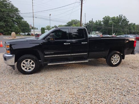 Used 2015 Chevrolet Silverado 2500 LTZ w/ LTZ Plus Package AWD/4WD image 3