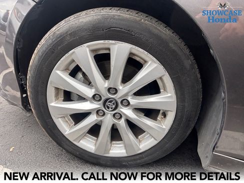 Used 2020 Toyota Camry LE w/ Carpet Mat Package image 7
