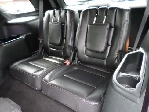 Used 2019 Ford Explorer XLT w/ Equipment Group 202A image 40