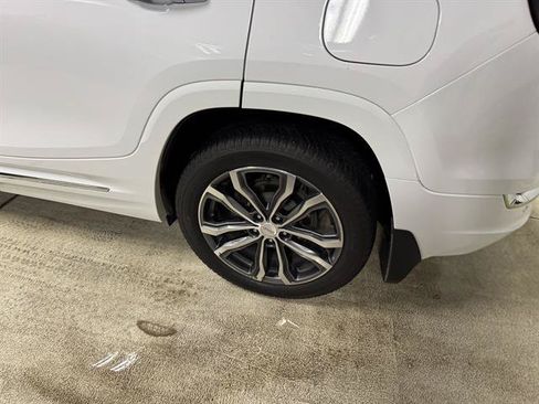 Used 2018 GMC Terrain Denali w/ Advanced Safety Package AWD/4WD image 8