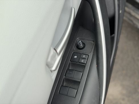 Used 2025 Toyota Corolla SE image 24