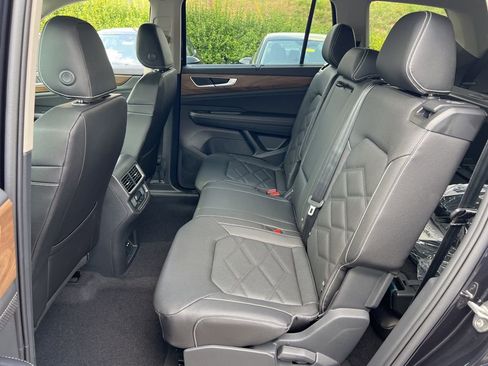 New 2026 Volkswagen Atlas SE FWD image 24