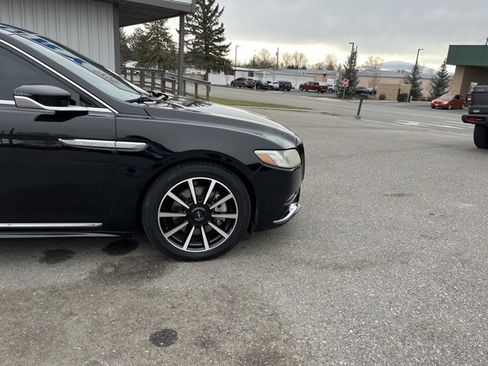 Used 2018 Lincoln Continental Reserve w/ Continental Climate Package image 13