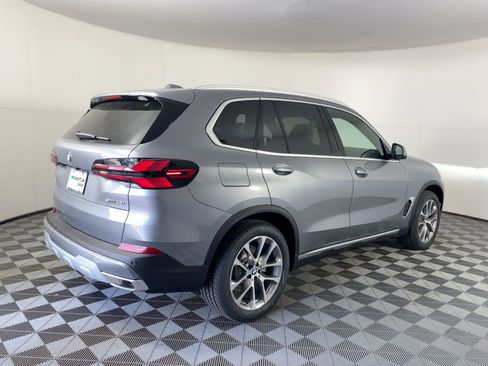 Used 2026 BMW X5 sDrive40i w/ Premium Package image 7
