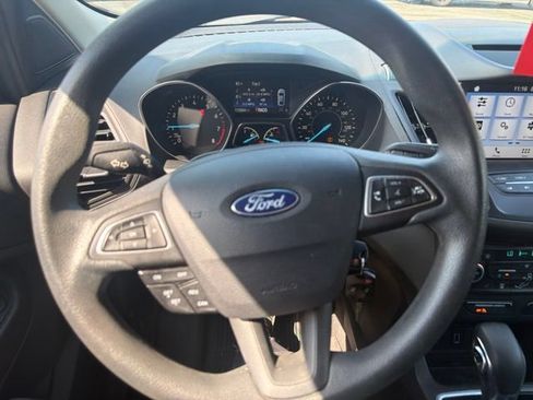 Used 2018 Ford Escape SE w/ SE Sync 3 Package FWD image 26