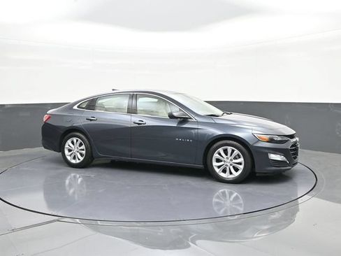 Used 2020 Chevrolet Malibu LT w/ Leather Package FWD image 14