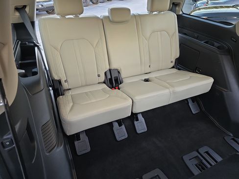 Used 2019 Ford Expedition Platinum image 12