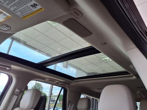 New 2024 Lincoln Navigator Reserve image 18