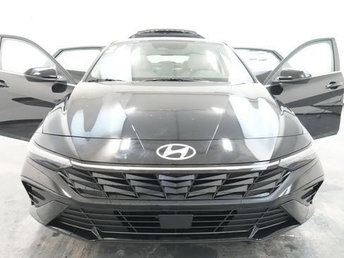 New 2026 Hyundai Elantra Limited image 28