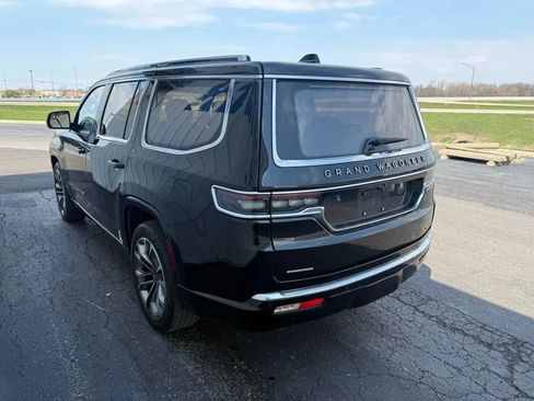 Used 2023 Jeep Grand Wagoneer Series III image 5