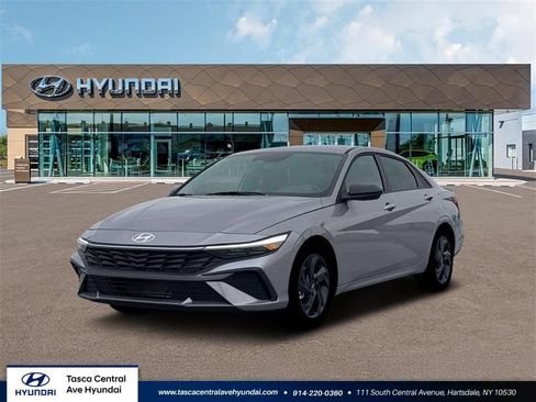 Used 2026 Hyundai Elantra Sport FWD image 1