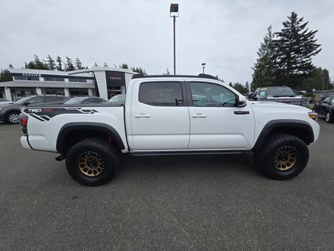 Used 2021 Toyota Tacoma TRD Pro AWD/4WD image 2