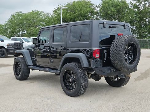 Used 2017 Jeep Wrangler Unlimited Sport w/ Connectivity Group AWD/4WD image 5