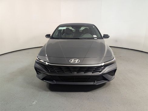 New 2026 Hyundai Elantra Sport image 2