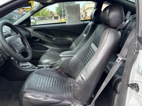Used 2004 Ford Mustang Mach 1 RWD image 10