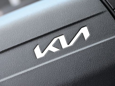 Used 2025 Kia K4 FWD image 32