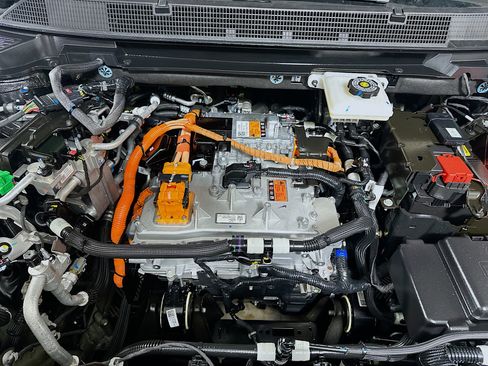 Used 2025 Chevrolet Equinox EV LT image 35