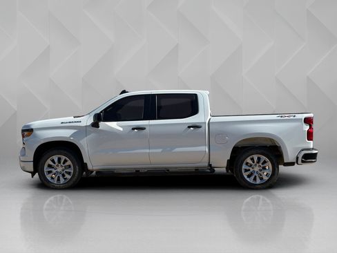Used 2023 Chevrolet Silverado 1500 Custom AWD/4WD image 8