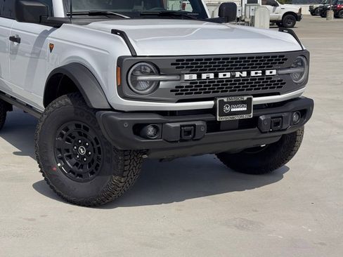 New 2026 Ford Bronco Badlands AWD/4WD image 3