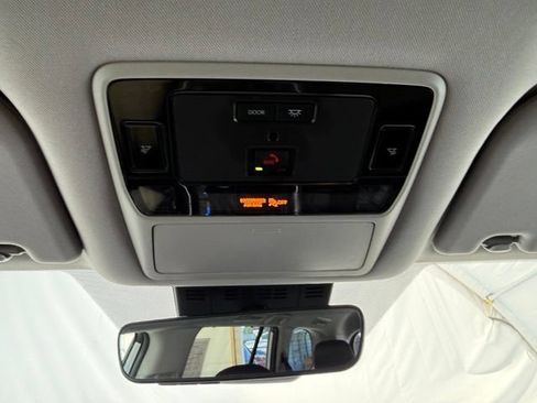 Used 2025 Toyota Grand Highlander AWD image 43