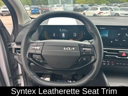 Used 2026 Kia Sportage EX AWD/4WD image 22