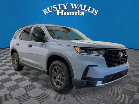 New 2025 Honda Pilot TrailSport image 1
