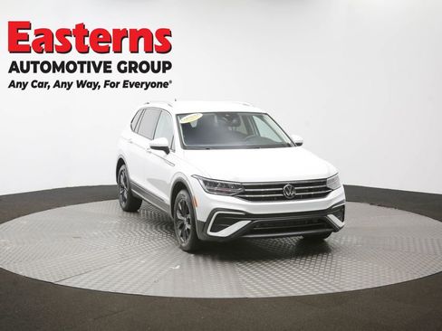 Used 2024 Volkswagen Tiguan SE FWD image 50