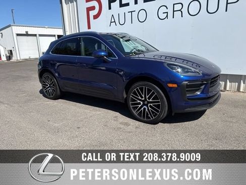 Used 2022 Porsche Macan AWD/4WD image 2