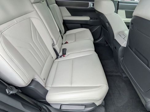 Used 2025 Hyundai Santa Fe SEL AWD/4WD image 24