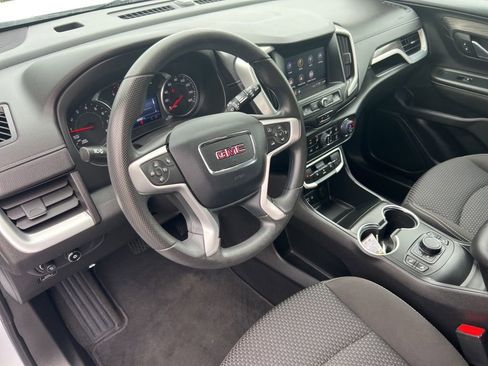 Used 2023 GMC Terrain SLE w/ Driver Convenience Package image 3