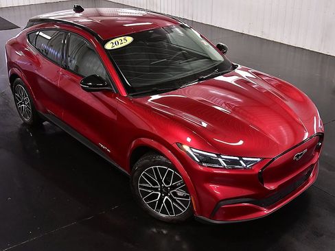 Used 2025 Ford Mustang Mach-E Premium image 11