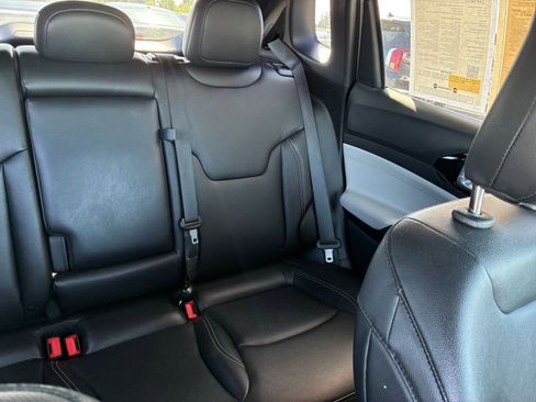 Used 2025 Jeep Compass Limited AWD/4WD image 38