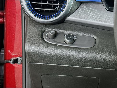 Used 2024 Chevrolet Trax LT image 17